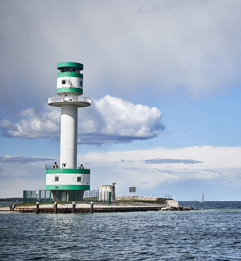 Ausbildung in Kiel bedeutet auch am Wochenende an der Kieler Förde zu entspannen. Auf dem Bild ersichtlich ist der Leuchtturm Friedrichsort. Er dient als Leit-, Quermarken- und Orientierungsfeuer für Einfahrt in den Kieler Hafen.